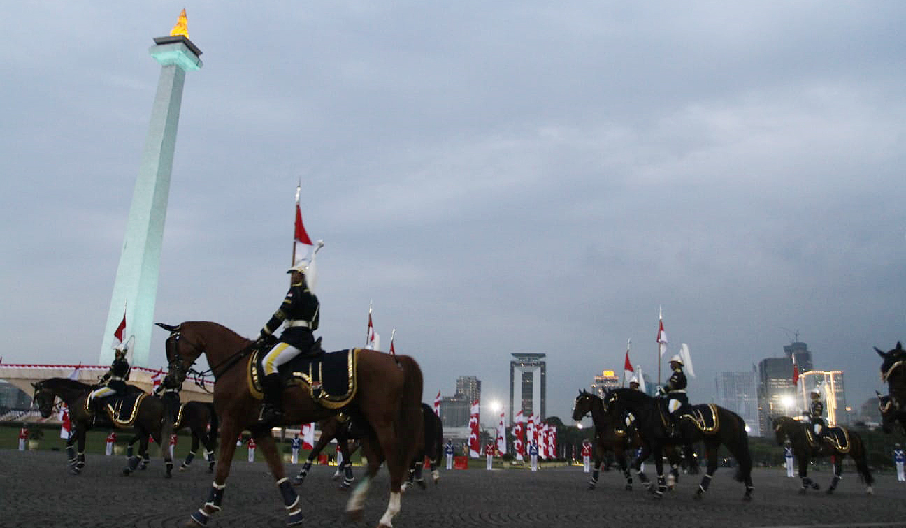Gladi bersih penurunan bendera di Istana Merdeka. (Agus Priatna/SinPo.id)