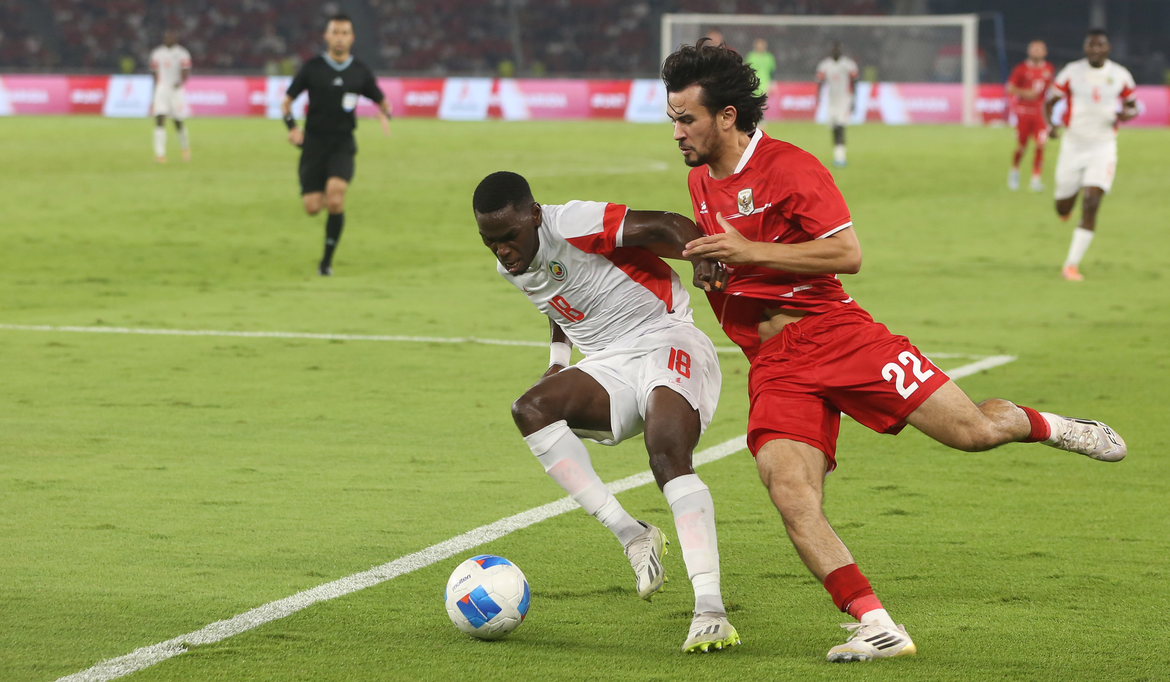 Laga timnas Indonesia melawan timnas Mozambik di SUGBK. (Agus Priatna/SinPo.id)