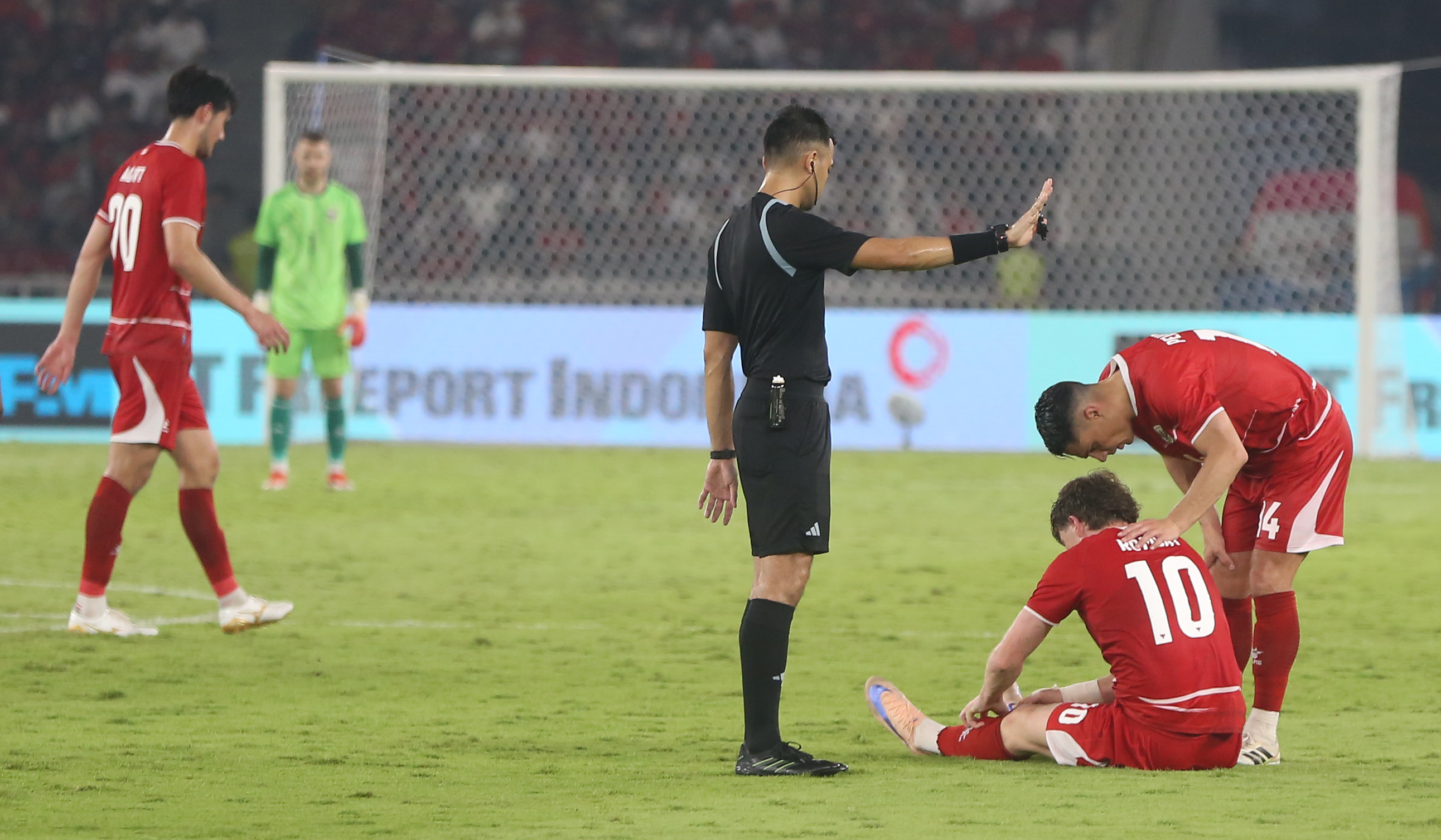 Laga timnas Indonesia melawan timnas Mozambik di SUGBK. (Agus Priatna/SinPo.id)