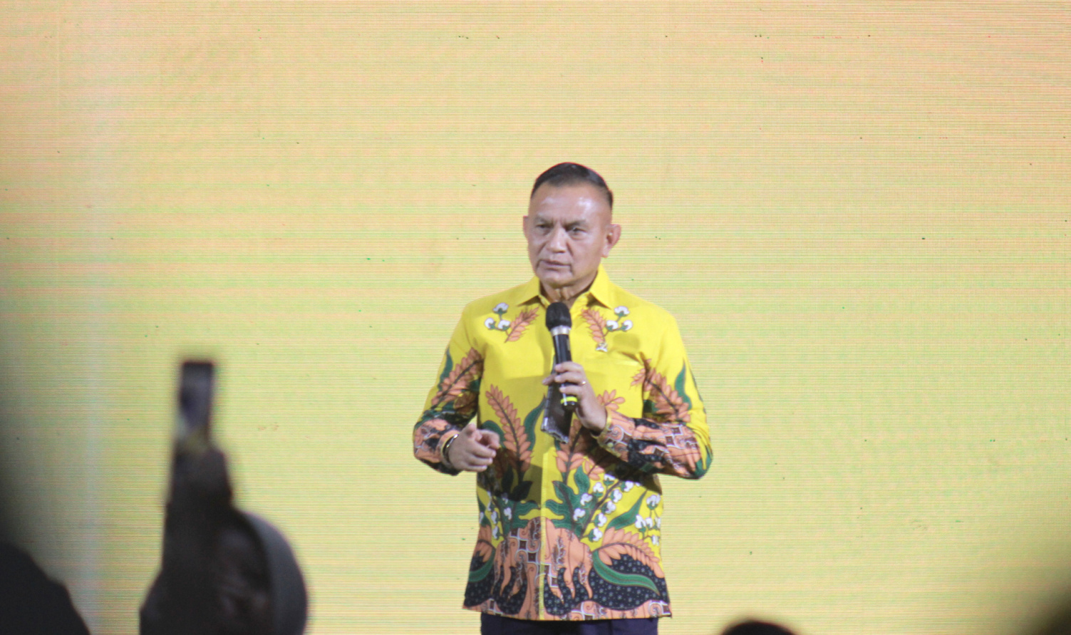 Sekjen DPP Golkar, Lodewijk F Paulus saat memberkksn sambutan Rakornas MPO 2022 Golkar sudah ditargetkan wajib menang pilpres 2024 (Ashar/SinPo.id)