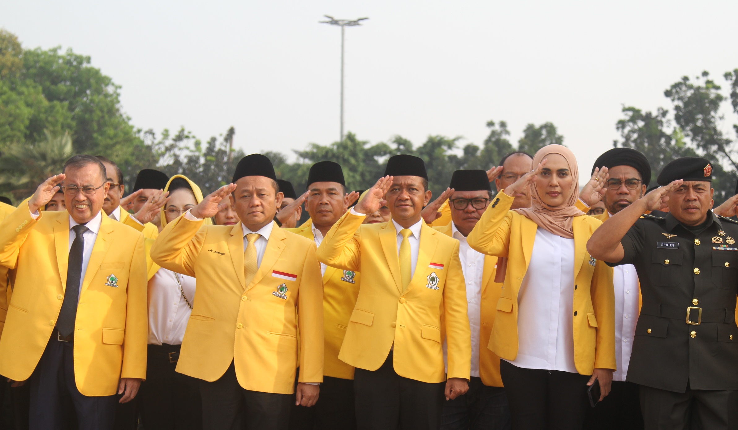 Golkar Ziarah ke TMP Kalibata. (Agus Priatna/SinPo.id)