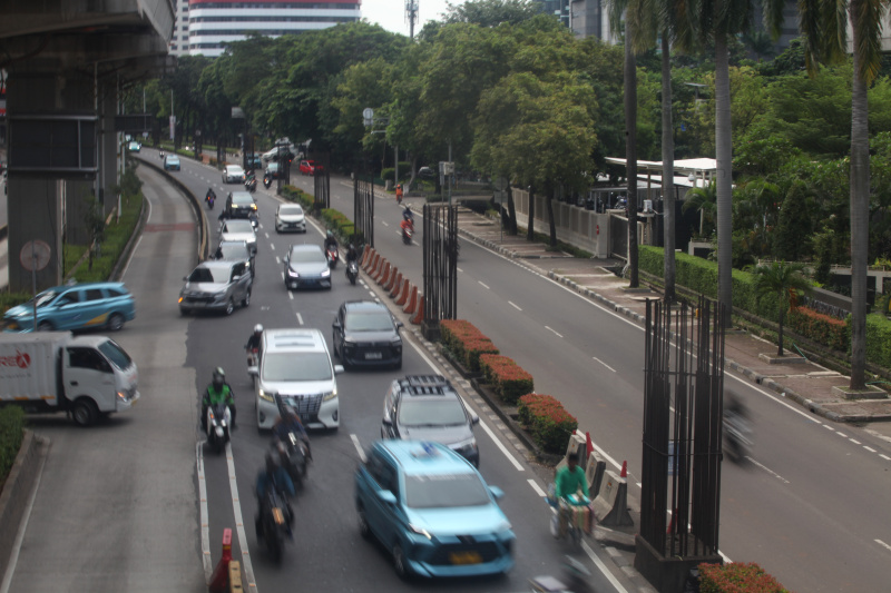 Tiang-tiang monorel yang mangkrak akan ditertibkan oleh Gubernur DKI Jakarta Pramono Anung (Ashar/SinPo.id)
