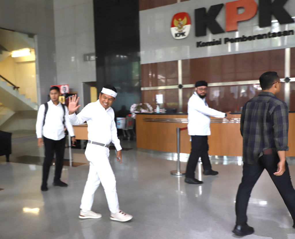 Gubernur Jabar Dedi Mulyadi (KDM) mengunjungi Gedung Merah Putih KPK untuk melakukan audiensi dengan KPK membahas pencegahan dan penyelematan aset negara khususnya Jawa Barat (Ashar/SinPo.id)