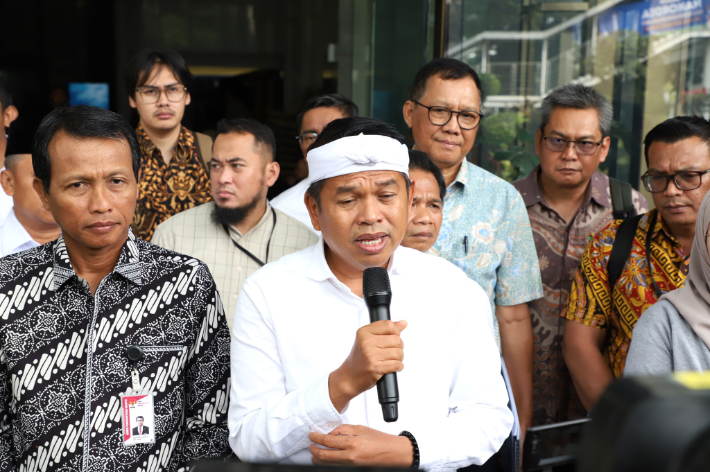 Gubernur Jabar Dedi Mulyadi (KDM) mengunjungi Gedung Merah Putih KPK untuk melakukan audiensi dengan KPK membahas pencegahan dan penyelematan aset negara khususnya Jawa Barat (Ashar/SinPo.id)