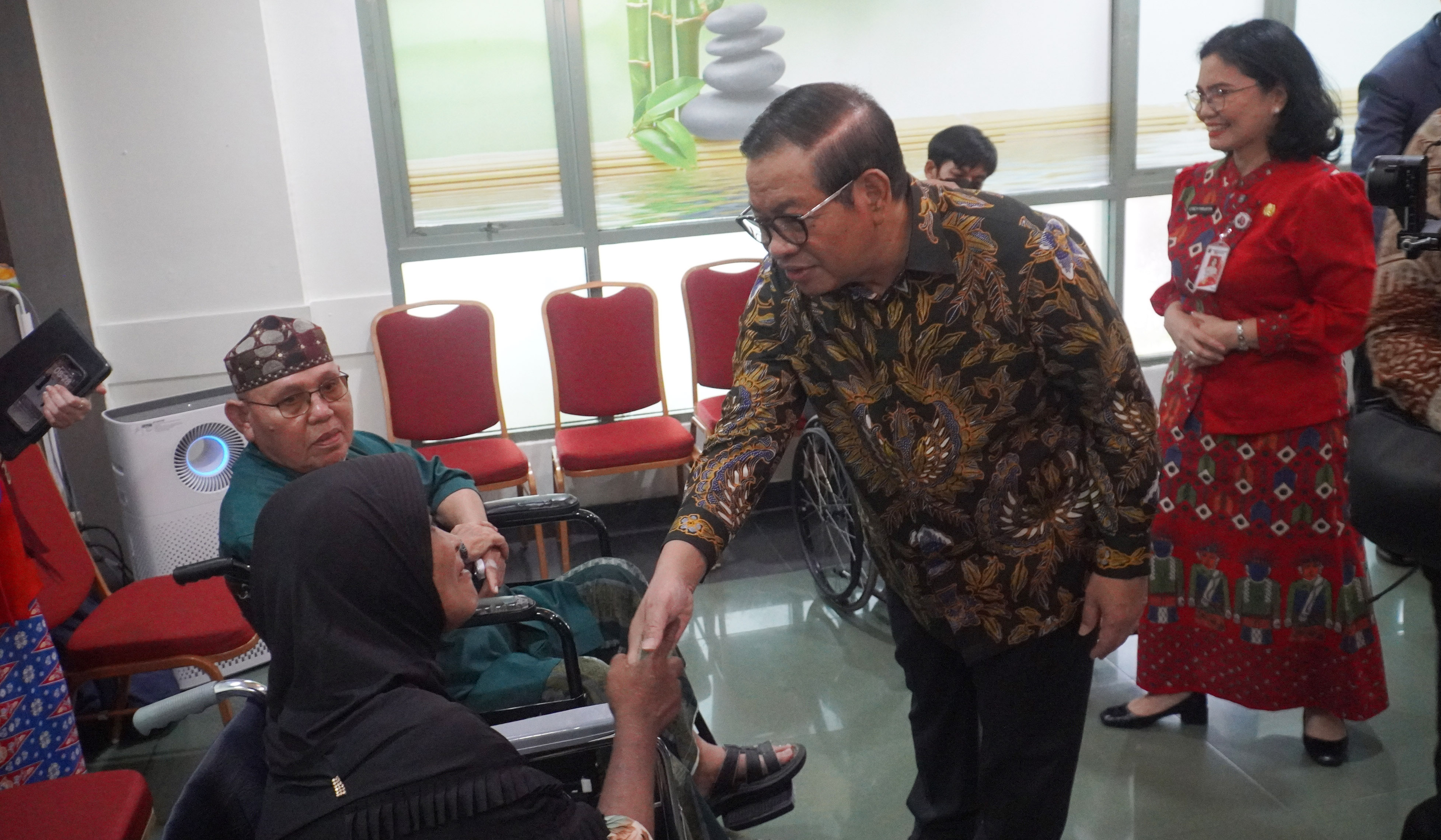 Pramono Anung, tinjau RSUD Cengkareng. (Agus Priatna/SinPo.id)