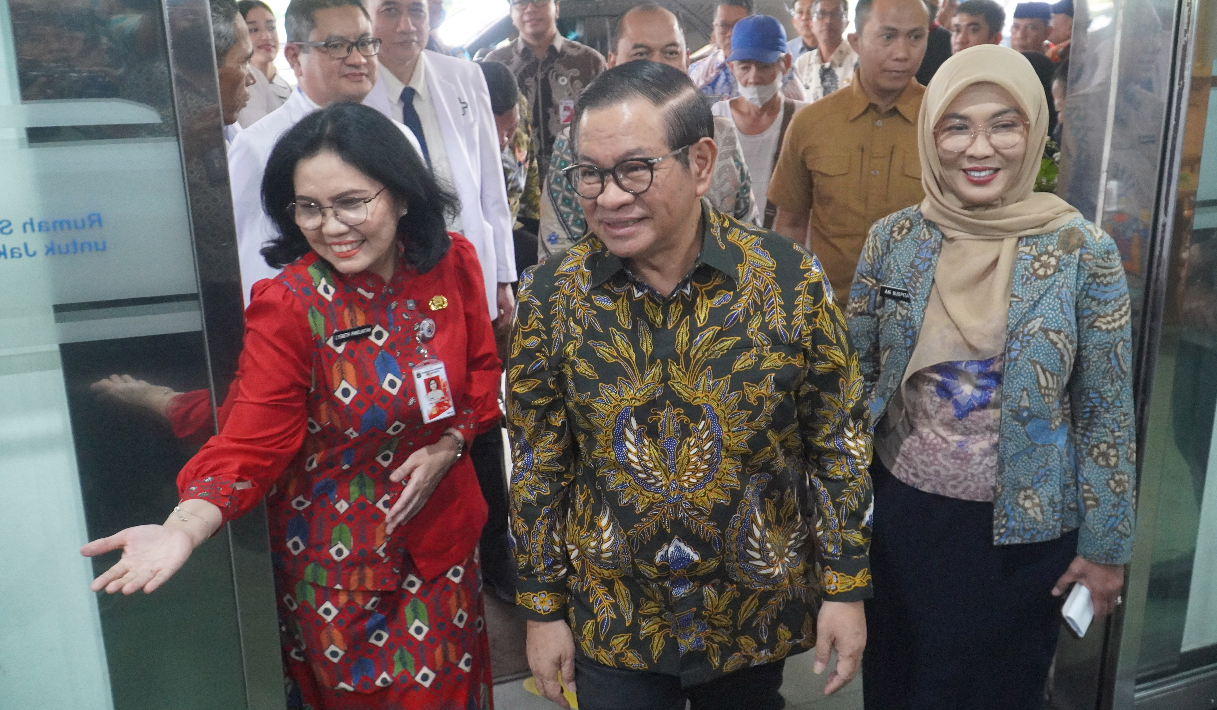 Pramono Anung, tinjau RSUD Cengkareng. (Agus Priatna/SinPo.id)