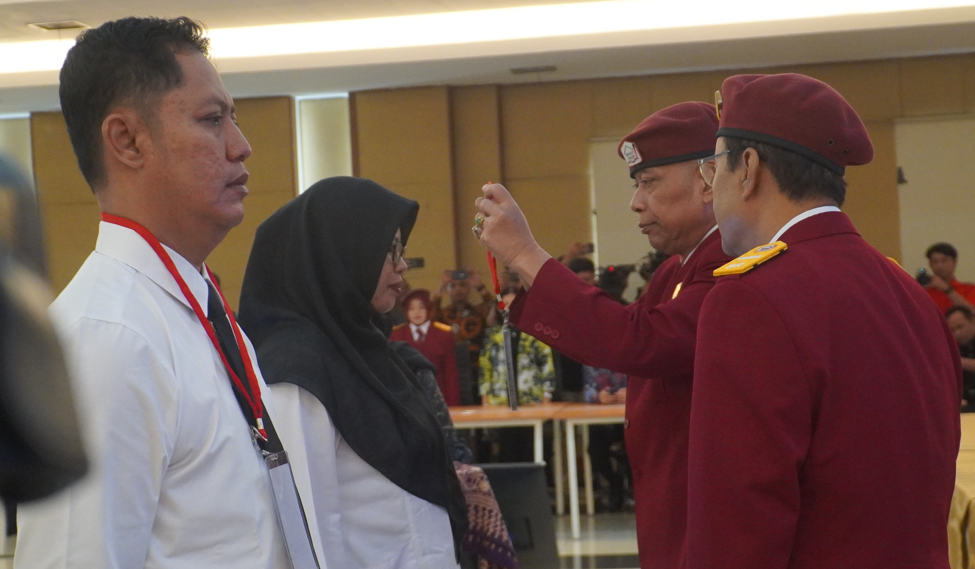 Mensos beri pembekalan Kepsek dan guru Sekolah Rakyat. (Agus Priatna/SinPo.id)