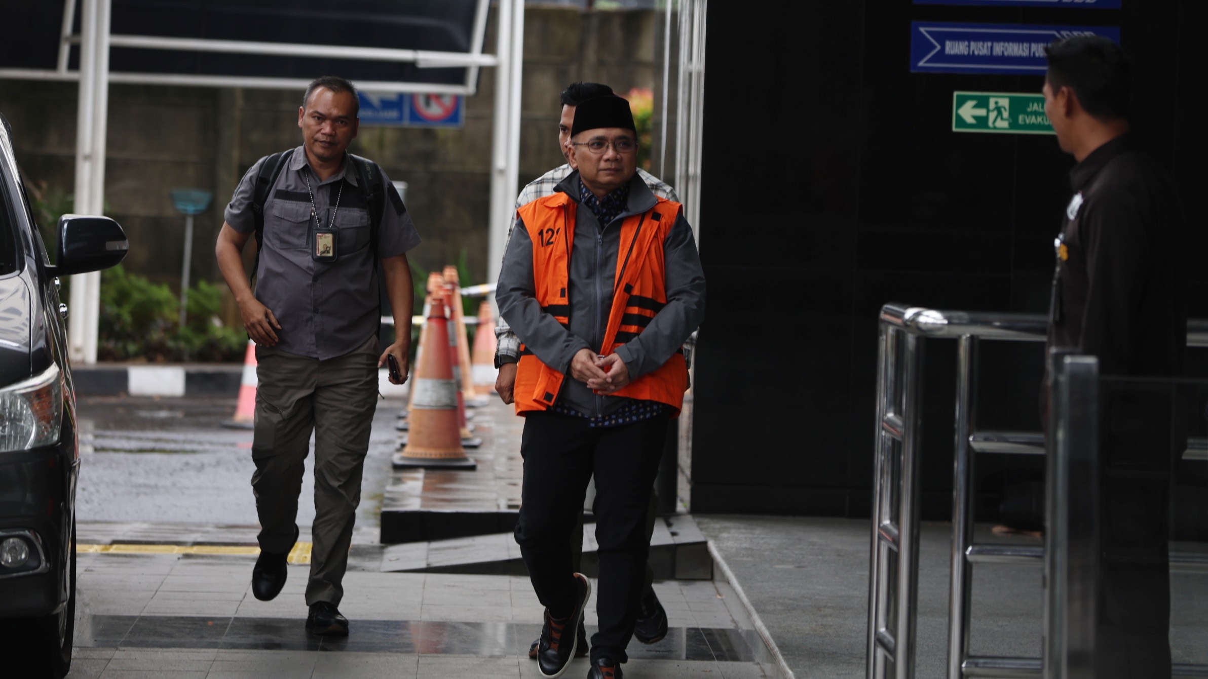 Gus Yaqut tiba di KPK. (Agus Priatna/SinPo.id)