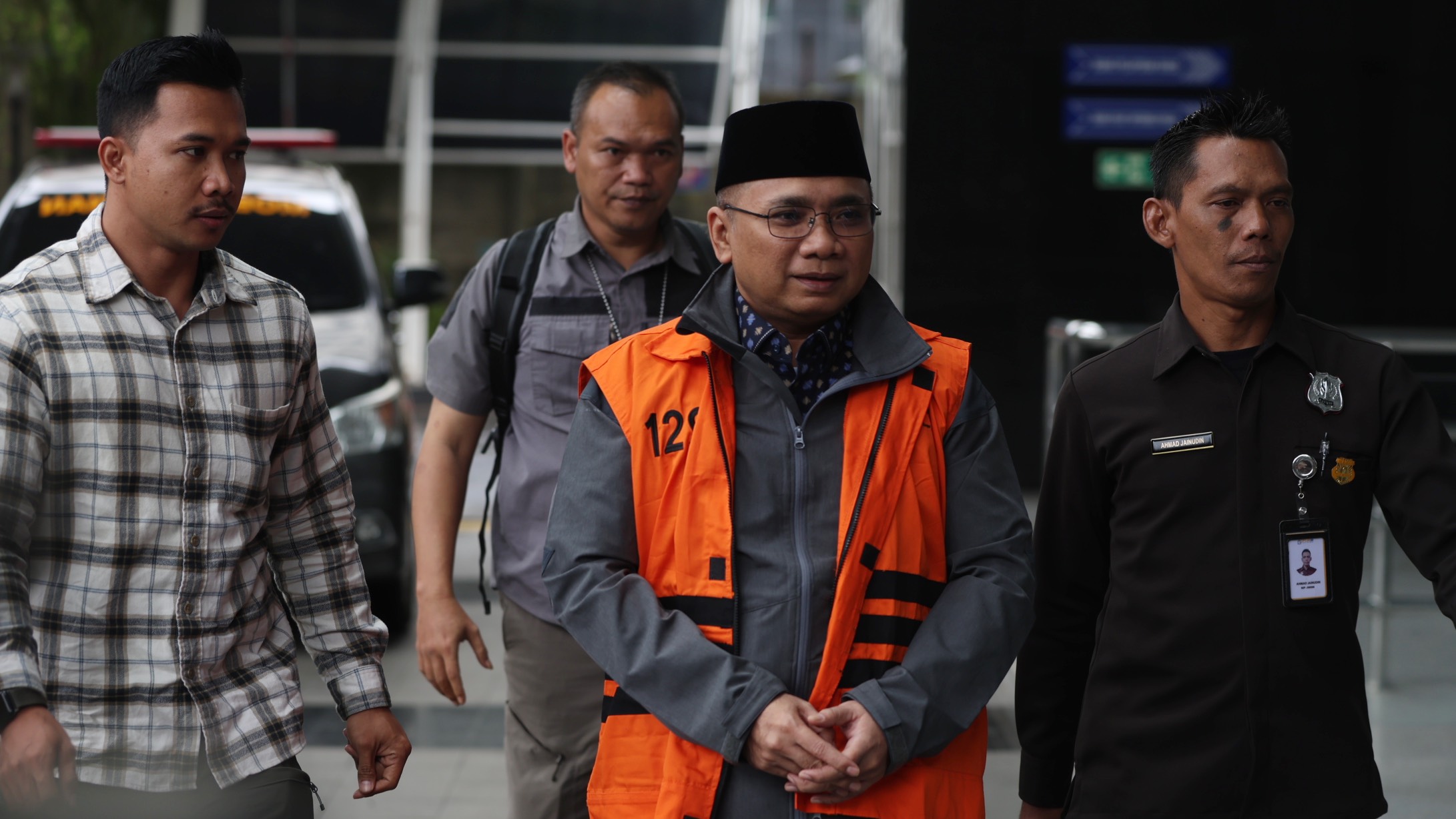 Gus Yaqut tiba di KPK. (Agus Priatna/SinPo.id)