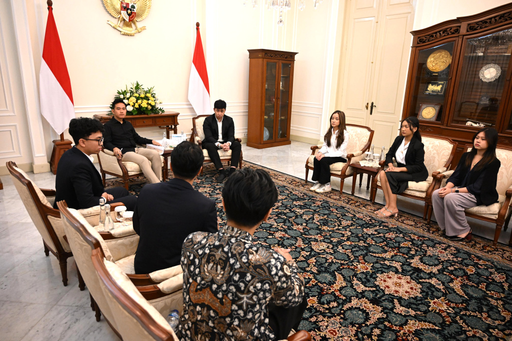 Wapres Gibran Rakabuming menerima audiensi dari Merapi National Economic Forum membahas perkembangan AI yang Inklusif (Ashar/Foto: Setwapres/SinPo.id)