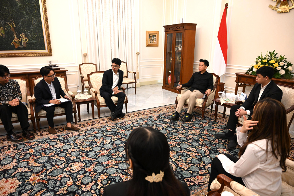 Wapres Gibran Rakabuming menerima audiensi dari Merapi National Economic Forum membahas perkembangan AI yang Inklusif (Ashar/Foto: Setwapres/SinPo.id)