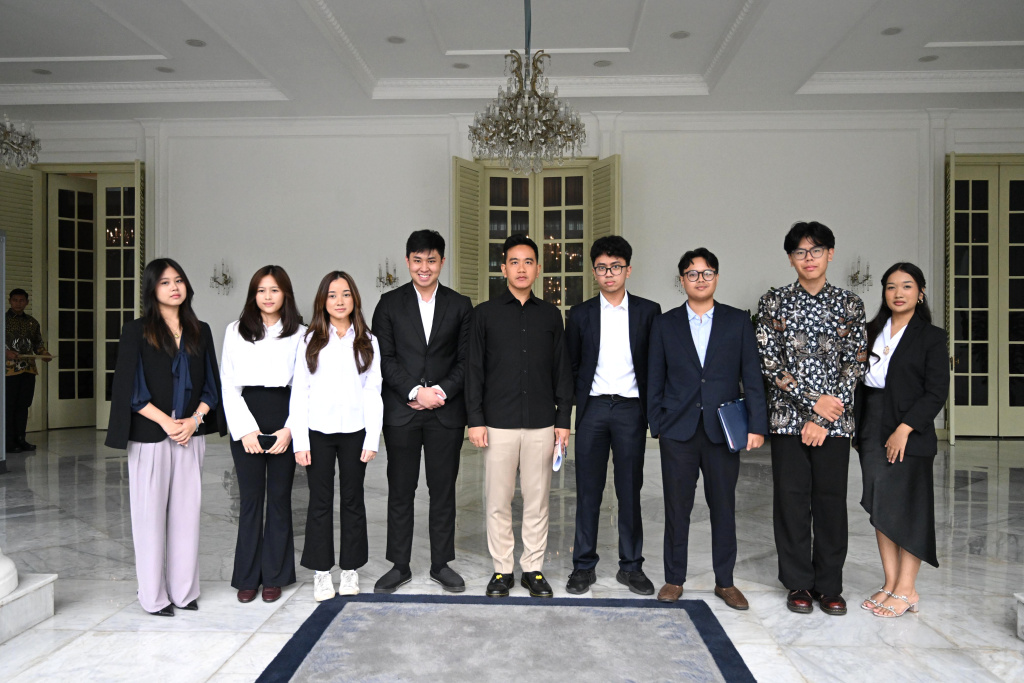 Wapres Gibran Rakabuming menerima audiensi dari Merapi National Economic Forum membahas perkembangan AI yang Inklusif (Ashar/Foto: Setwapres/SinPo.id)