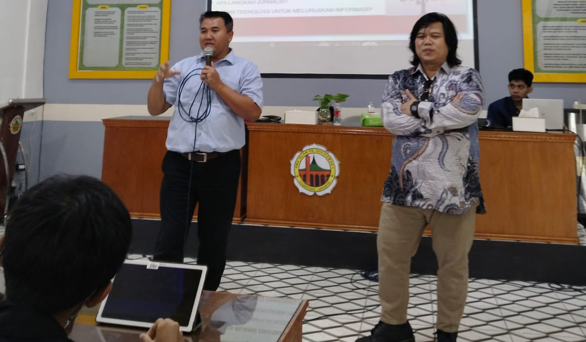 Pelatihan kreasi konten bagi pelajar.