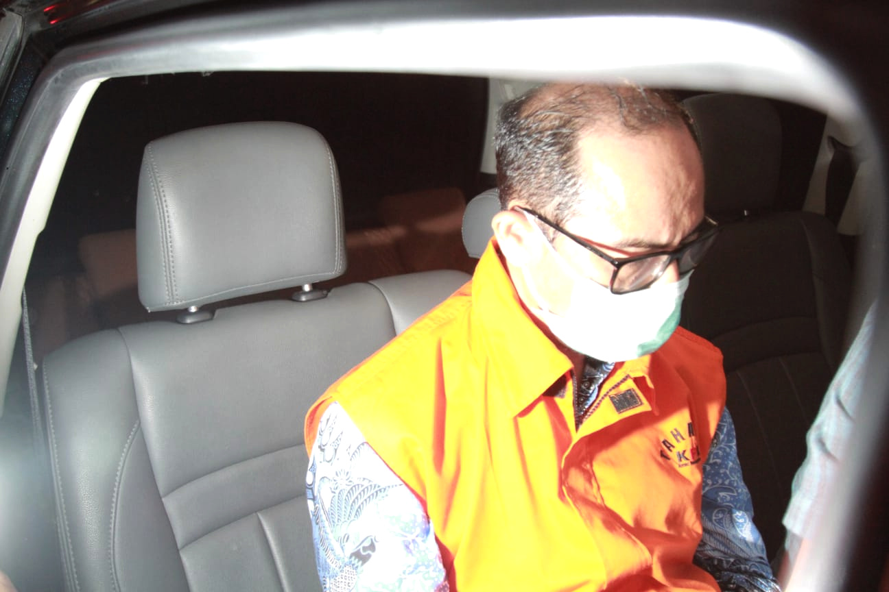 Hakim Agung Gazalba Saleh resmi ditahan KPK  terkait kasus suap perkara penanganan di lingkungan Mahkamah Agung (Ashar/SinPo.id)