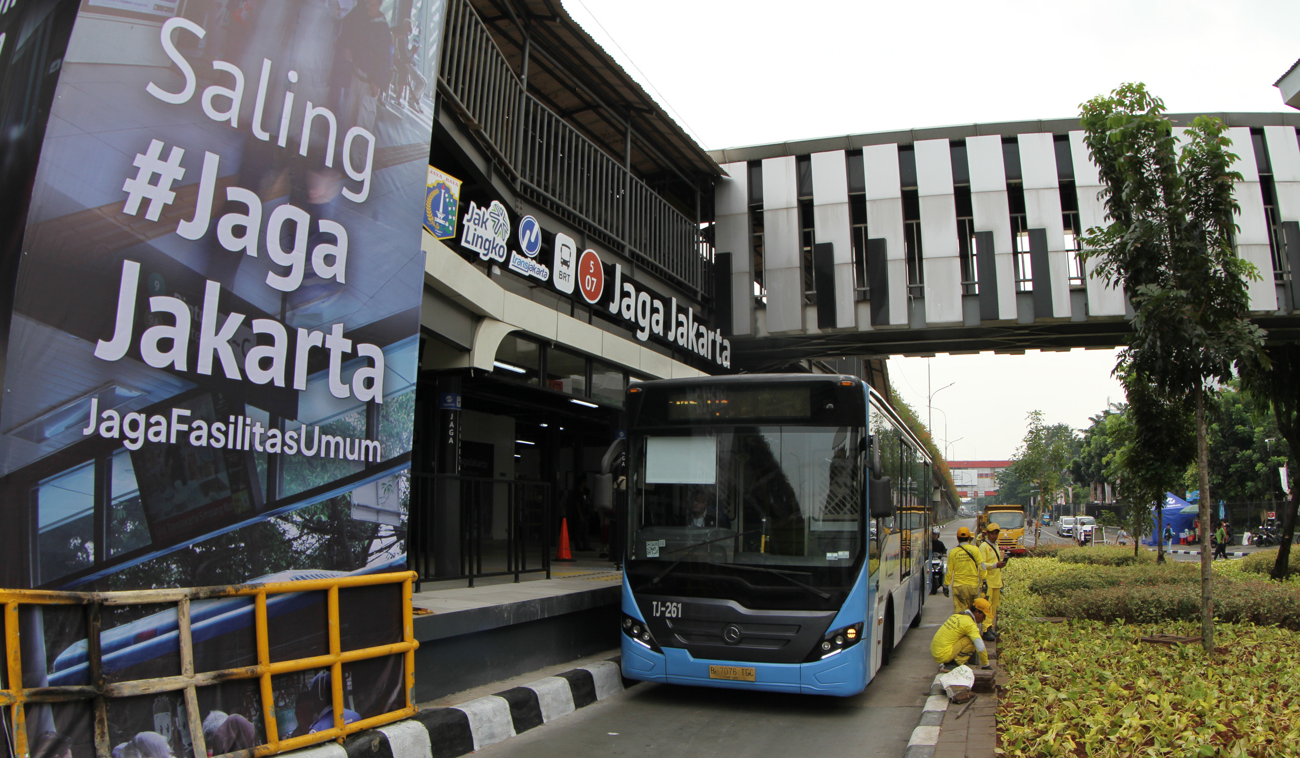 Suasana Halte Jaga Jakarta. (Agus Priatna/SinPo.id)