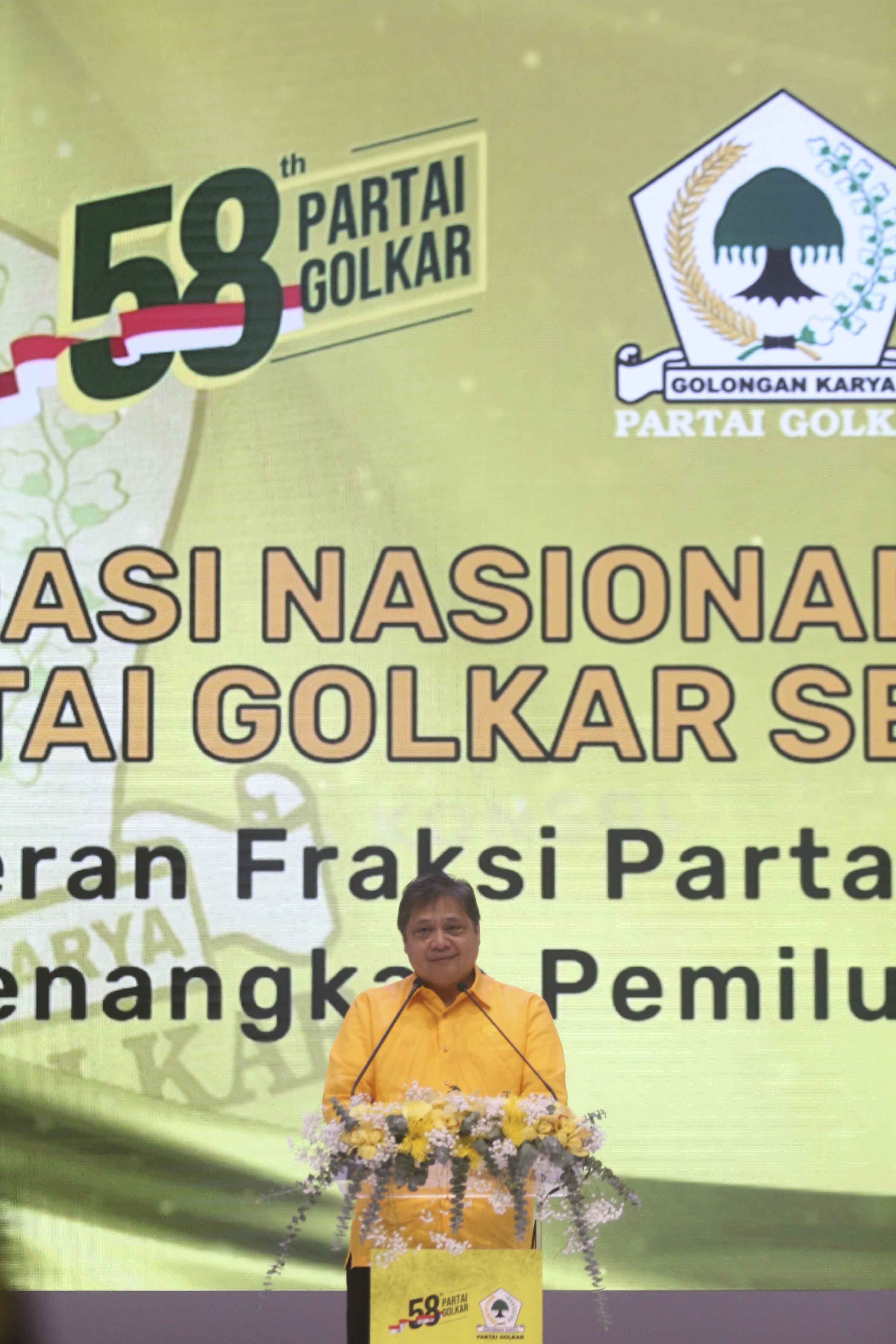 Ketua Umum DPP Partai Golkar Airlangga saat menyambut HUT Partai Golkar yang ke-58 di JIEXPO Kemayoran (Ashar/SinPo.id)