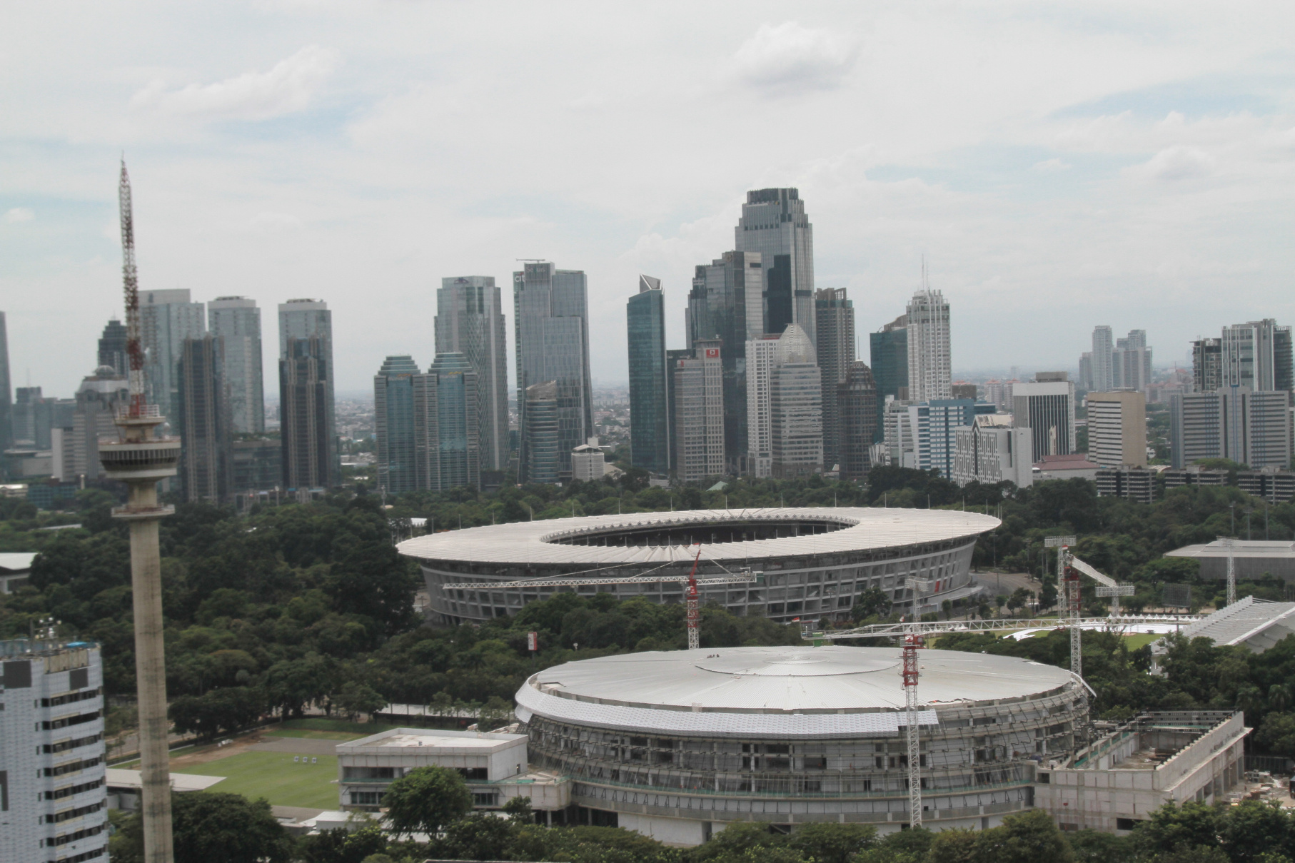 Jakarta akan segera mempunyai lapangan basket berstandar Internasional di Gelora Bung Karno yang nantinya akan dipakai ajang pertandingan FIBA Basketball World Cup 2023 (Ashar/SinPo.id)