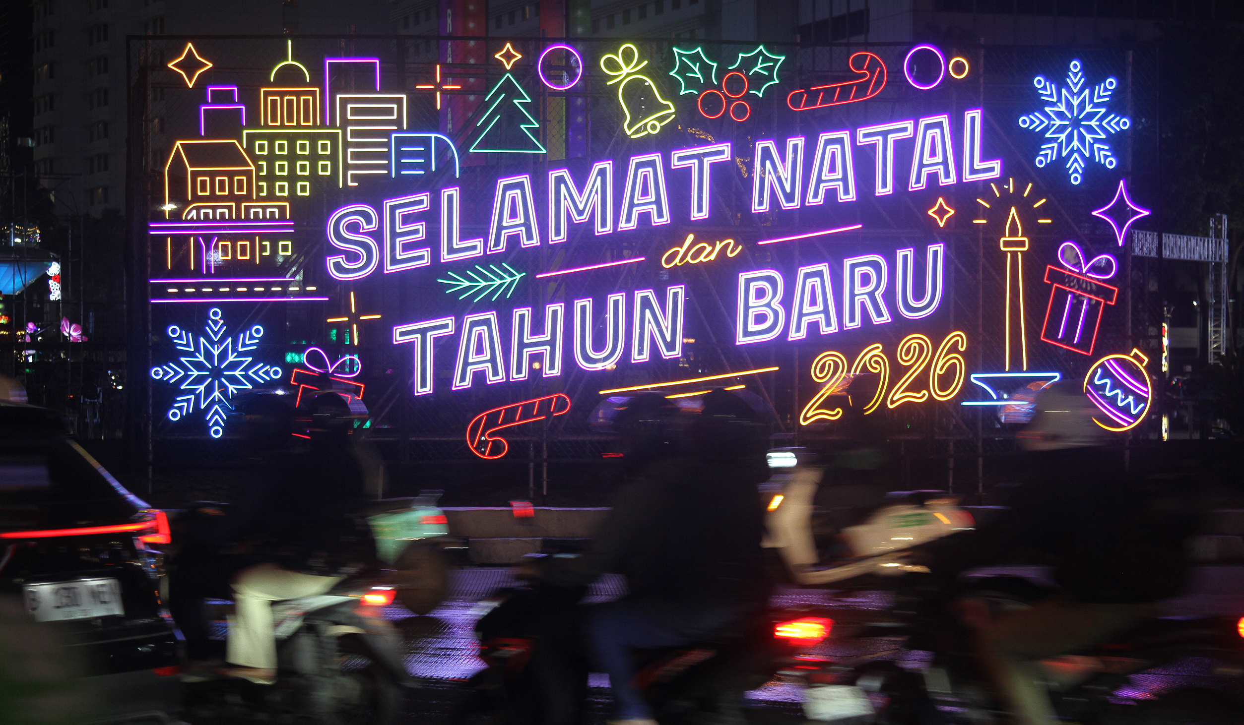 Jakarta Light Festival 2025 di Bundaran HI. (Agus Priatna/SinPo.id)