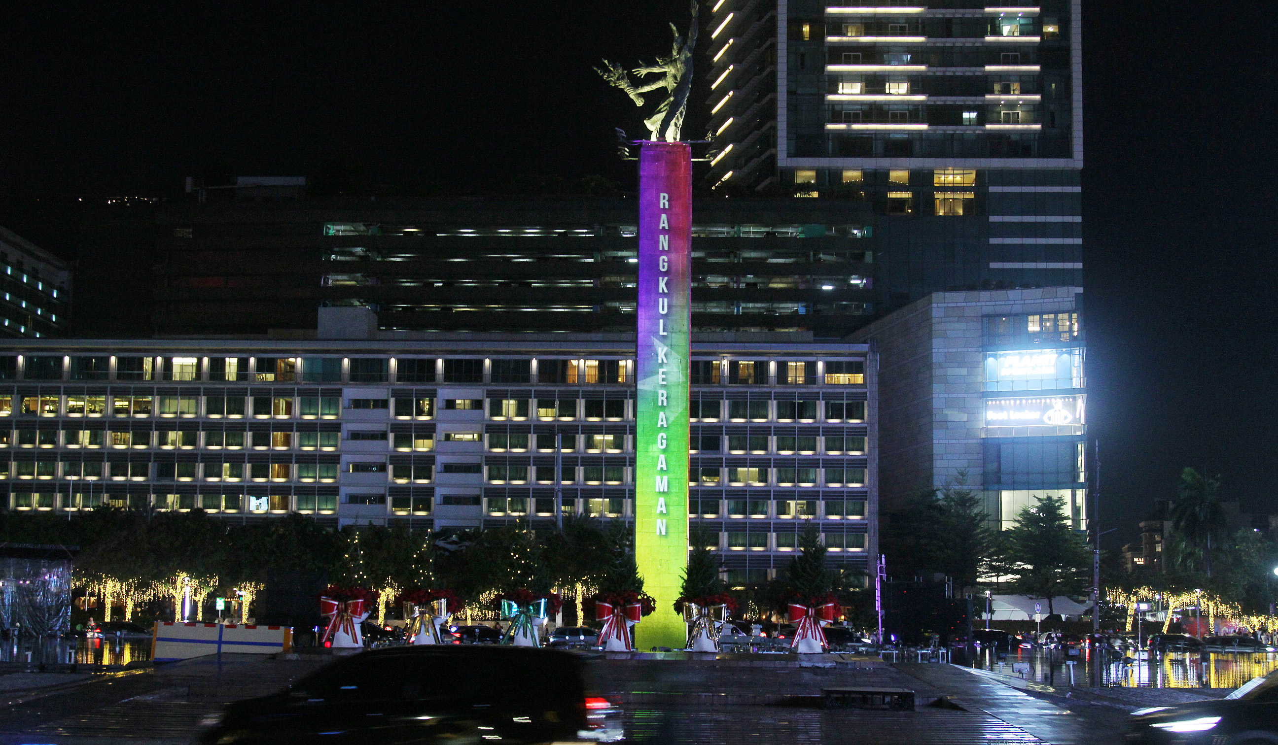 Jakarta Light Festival 2025 di Bundaran HI. (Agus Priatna/SinPo.id)