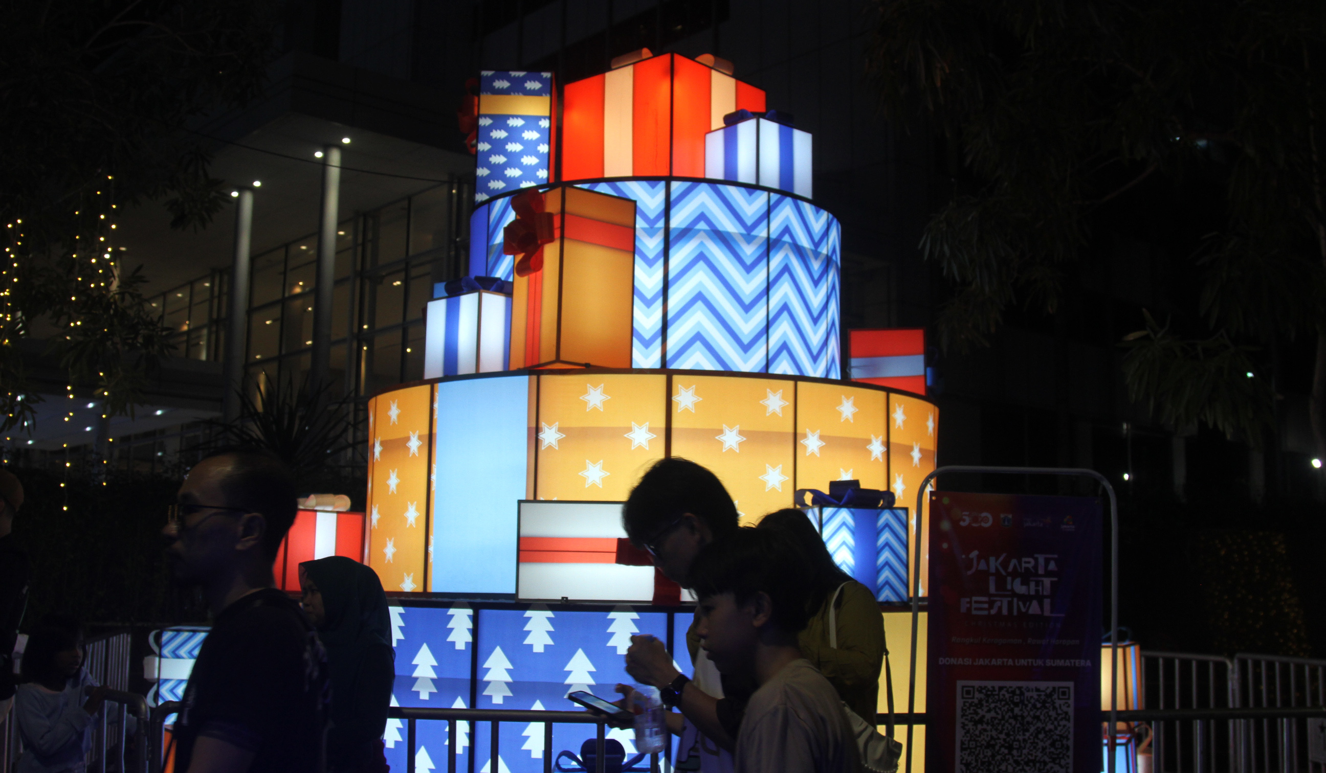 Jakarta Light Festival 2025 di Bundaran HI. (Agus Priatna/SinPo.id)