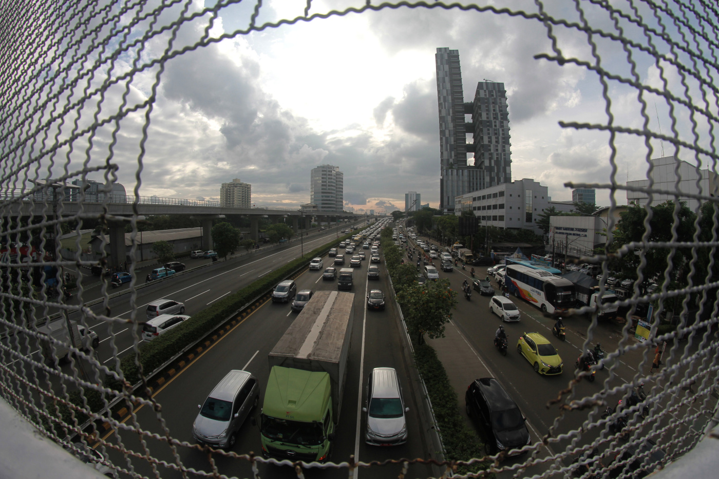 Jakarta peringkat ke-9 kota termacet di Asia (Ashar/SinPo.id)