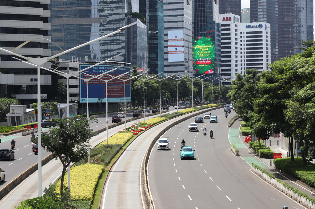 Sejumlah jalan protokol Jakarta tampak sangat lenggang saat Libur Natal dan Tahun Baru (Ashar/SinPo.id)