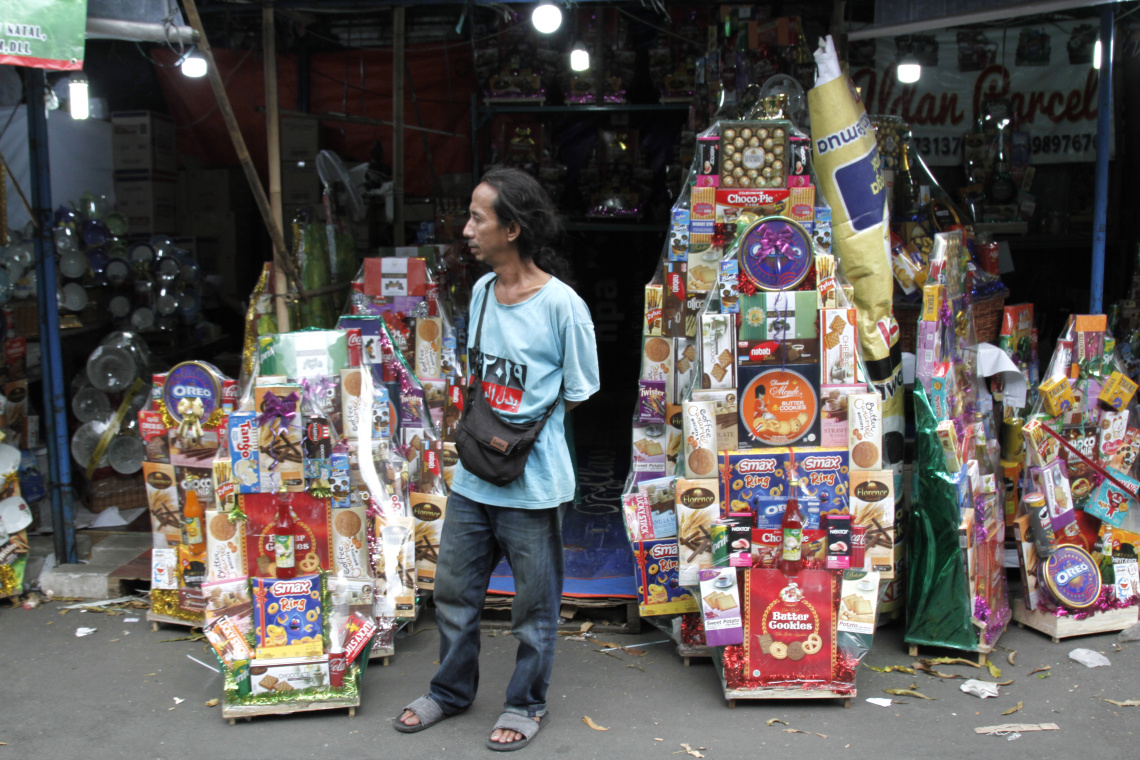 Pedagang parcel lebaran cikini dibanjiri order menjelang H-7 Hari Raya Idul Fitri 1444 H (Ashar/SinPo.id)