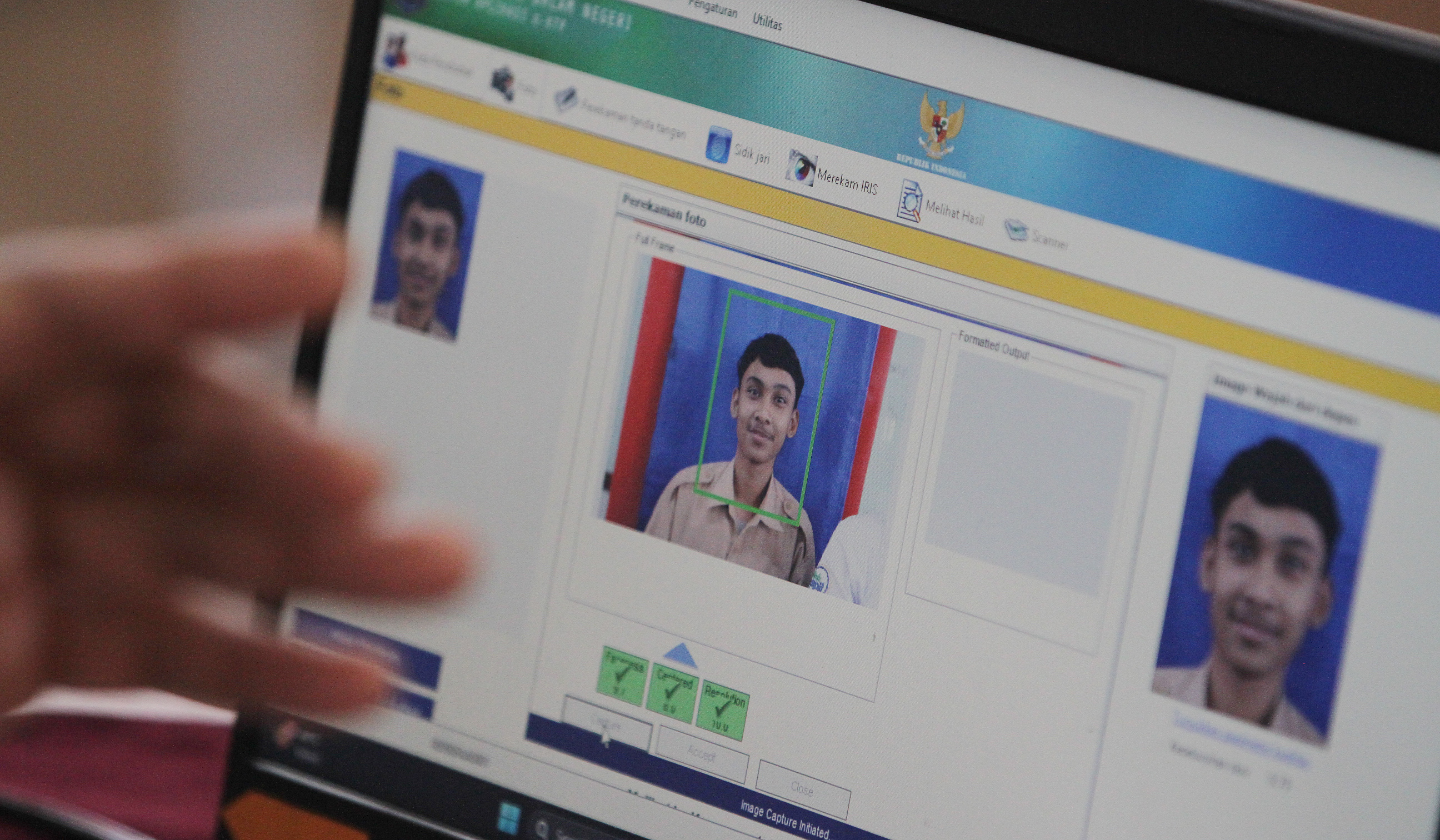 Pembuatan eKTP pelajar. (Agus Priatna/SinPo.id)