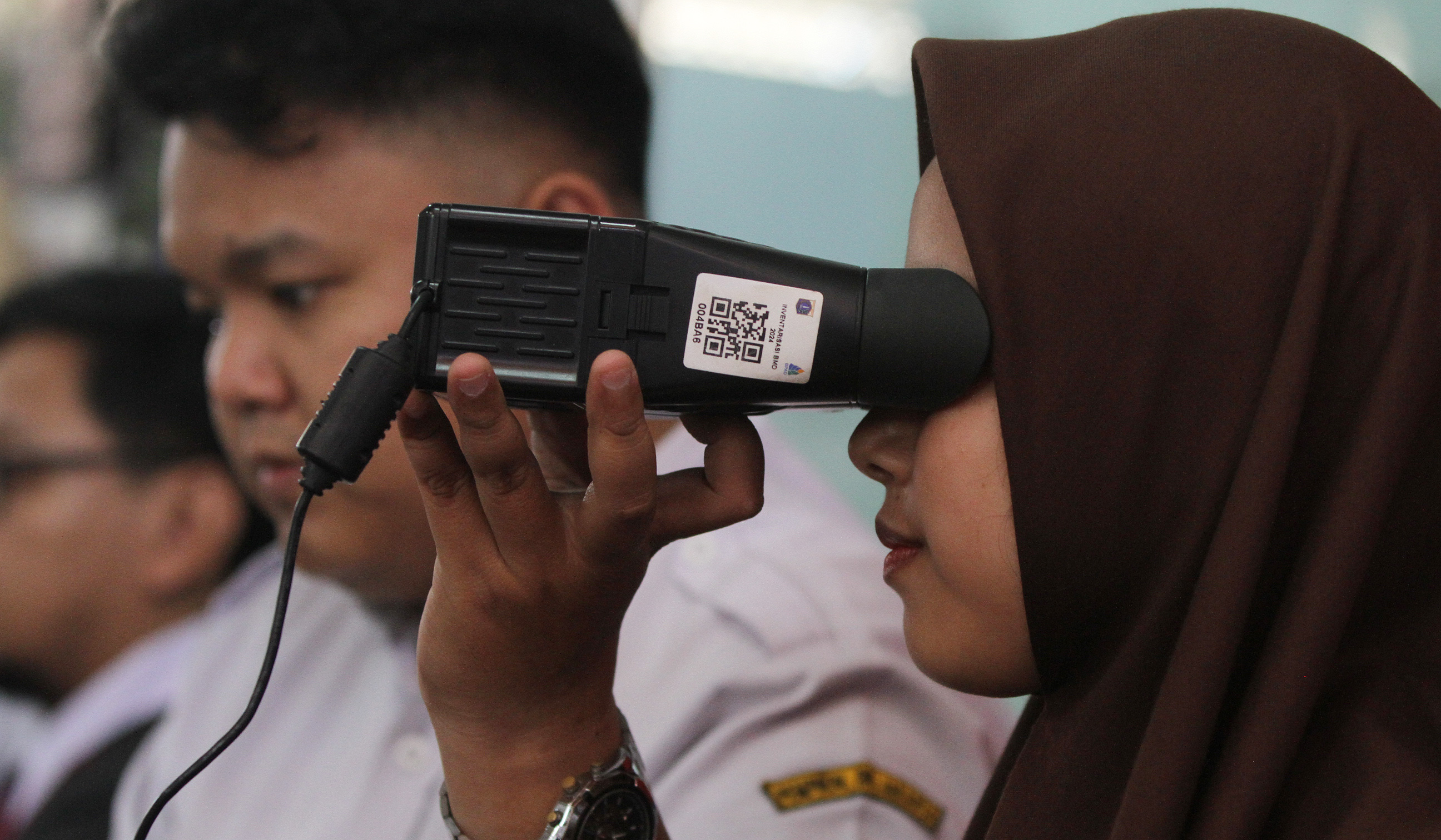 Pembuatan eKTP pelajar. (Agus Priatna/SinPo.id)