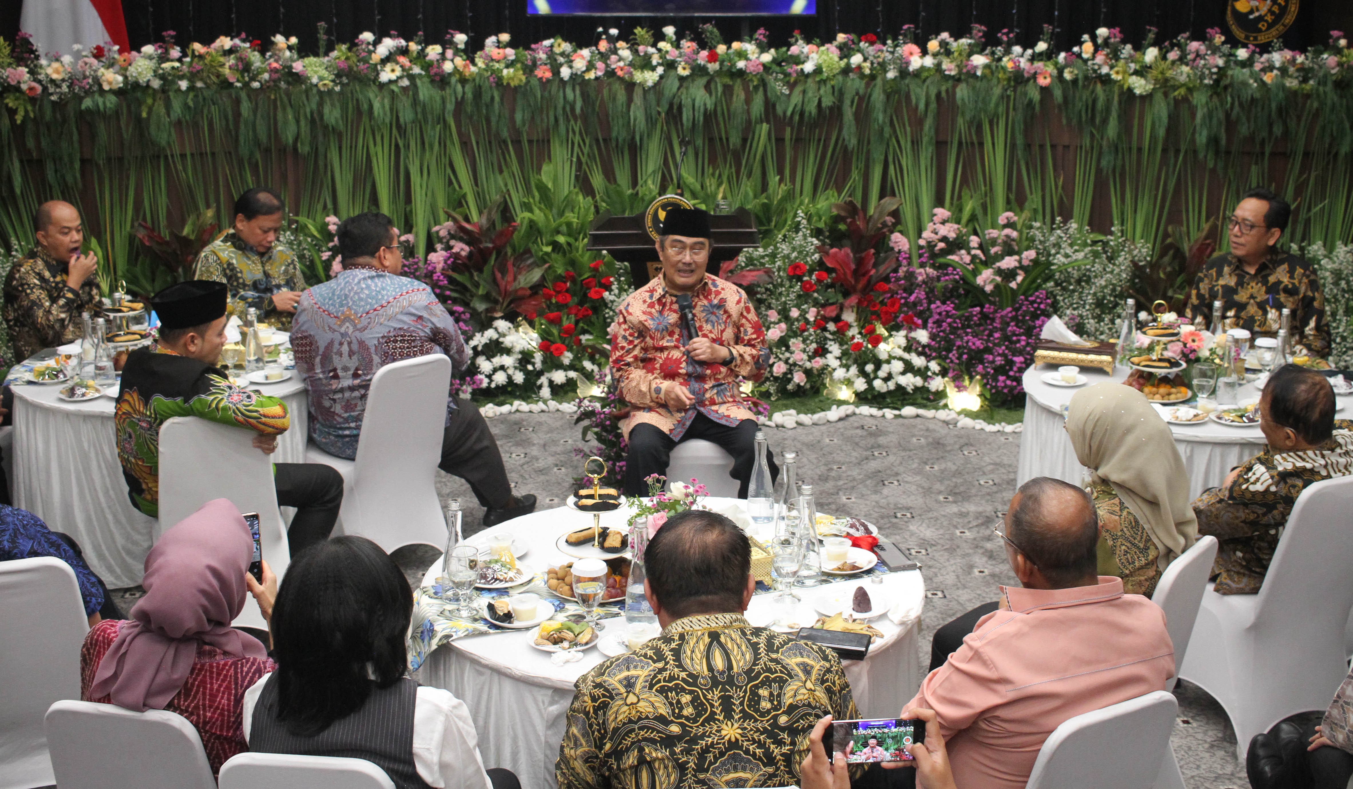 Peluncuran buku Jimly Asshiddiqie. (Agus Priatna/SinPo.id)