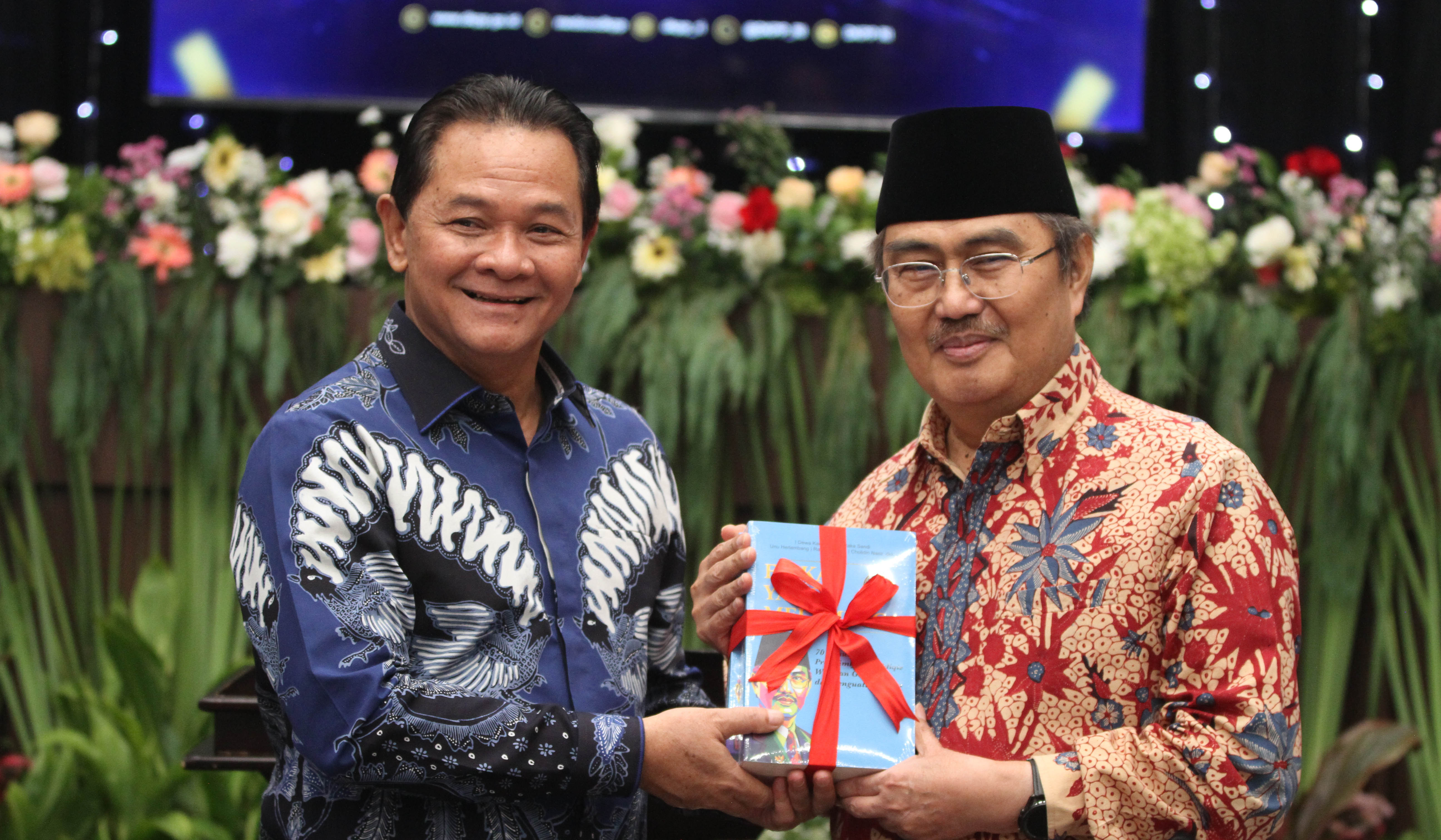 Peluncuran buku Jimly Asshiddiqie. (Agus Priatna/SinPo.id)