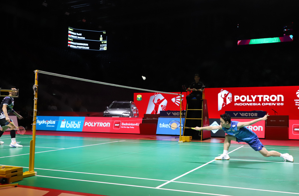 Pebulutangkis Jonathan Christie berhasil lolos masuk ke babak semifinal Indonesia Open (Ashar/SinPo.id)
