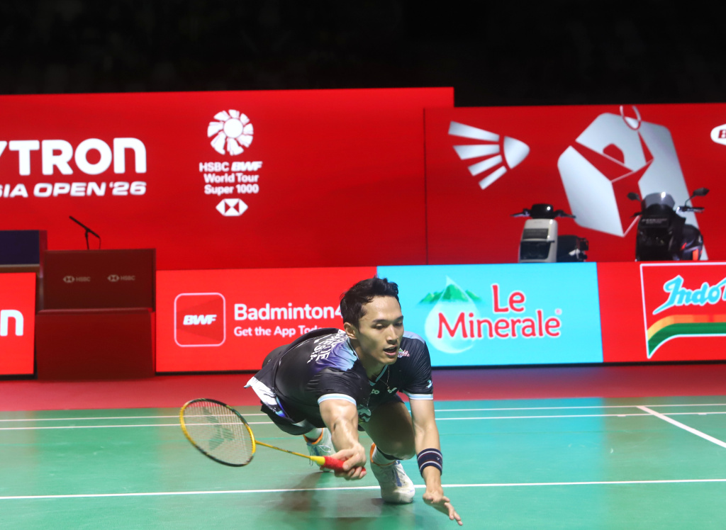 Pebulutangkis Jonathan Christie berhasil lolos masuk ke babak semifinal Indonesia Open (Ashar/SinPo.id)