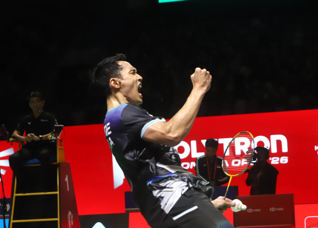 Pebulutangkis Jonathan Christie berhasil lolos masuk ke babak semifinal Indonesia Open (Ashar/SinPo.id)