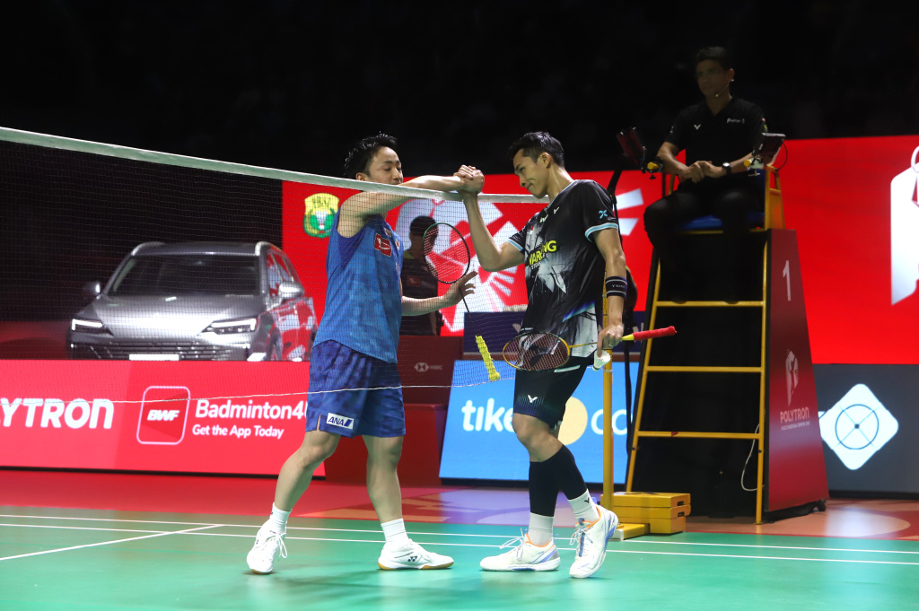 Pebulutangkis Jonathan Christie berhasil lolos masuk ke babak semifinal Indonesia Open (Ashar/SinPo.id)