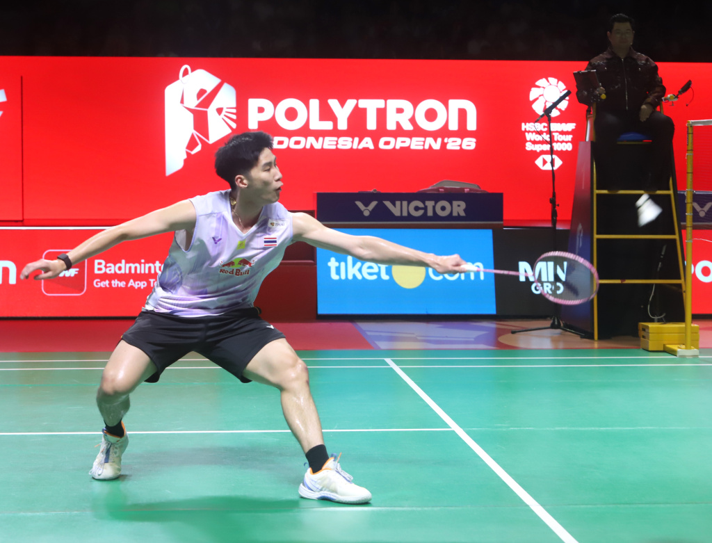 Jonathan Christie melaju ke babak final usai mengalahkan Panitchaphon Teeraratsakul di babak semifinal (Ashar/SinPo.id)