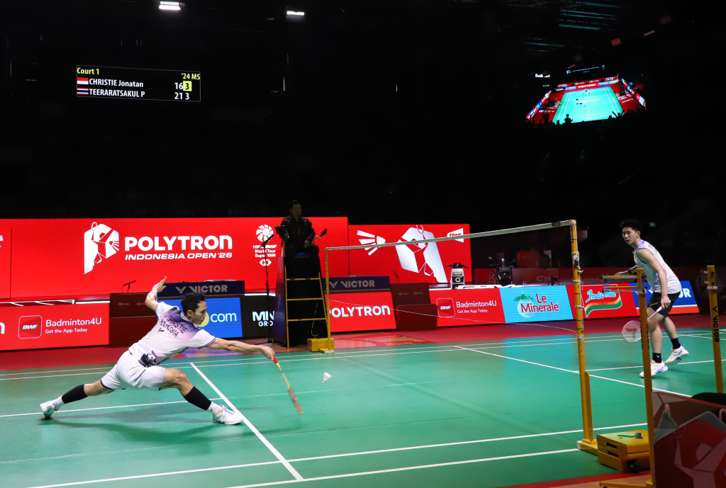 Jonathan Christie melaju ke babak final usai mengalahkan Panitchaphon Teeraratsakul di babak semifinal (Ashar/SinPo.id)