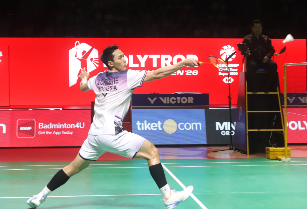 Jonathan Christie melaju ke babak final usai mengalahkan Panitchaphon Teeraratsakul di babak semifinal (Ashar/SinPo.id)