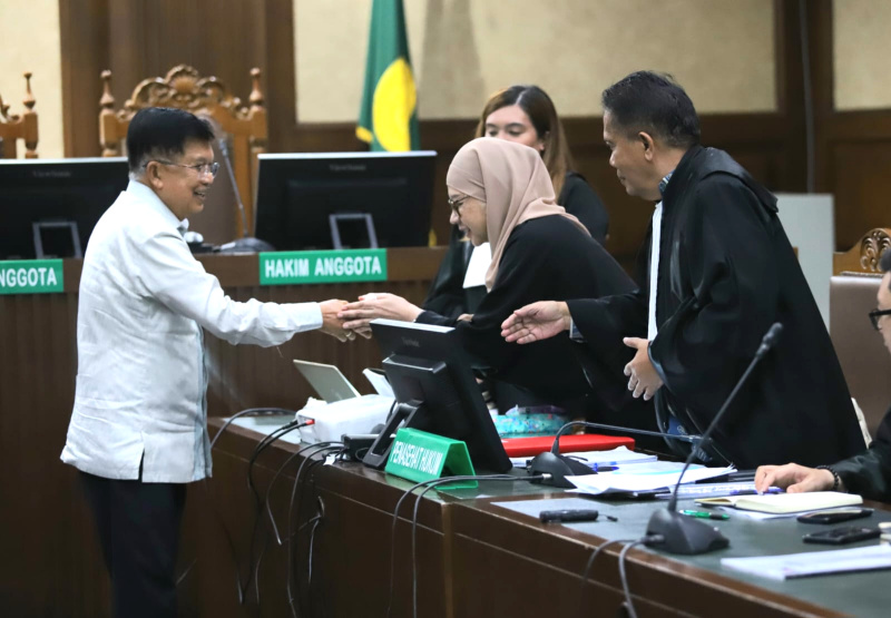 Jusuf Kalla menjadi saksi meringankan Sidang Karen Agustiawan di PN Tipikor (Ashar/SinPo.id)