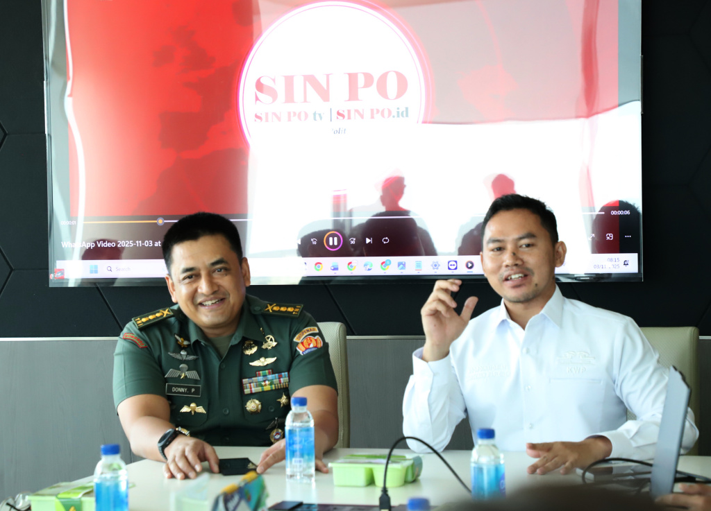Kadispenad Kolonel Inf Donny Pramono melakukan kunjungan pertama di kantor Redaksi Sinpo TV (Ashar/SinPo.id)