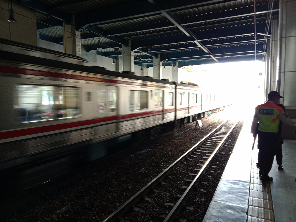 KAI Commuter jalur Green Line Stasiun Tanah Abang - Stasiun Rangkasbitung akan terealisasi pada 2027 mendatang (Ashar/SinPo.id)