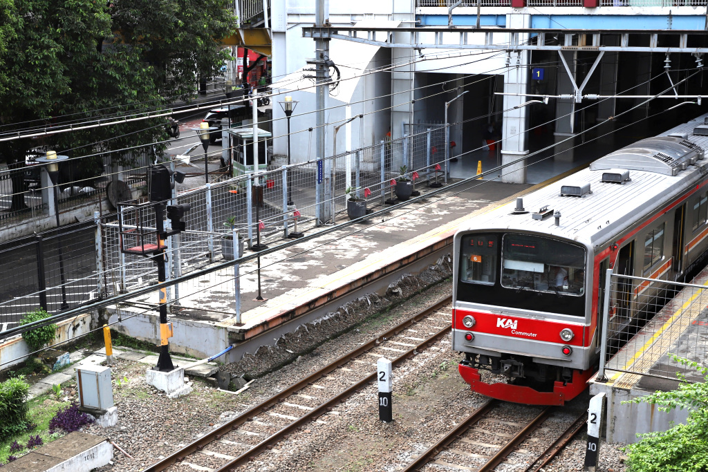 KAI Commuter Line telah mencatat 74 laporan kasus pelecehan seksual yang terjadi di area stasiun dan KRL sejak tahun 2025 hingga kuartal pertama 2026 (Ashar/SinPo.id)