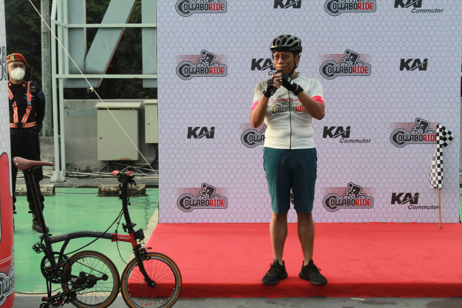 KAI Commuter gelar bersepeda bersama komunitas di Stasiun BNI City (Ashar/SinPo.id)