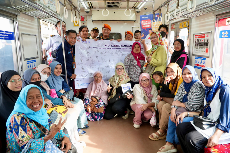 KAI Daop 1 menggelar sosialisasi pencegahan pelecehan seksual di kereta api di Stasiun Bogor (Ashar/SinPo.id)