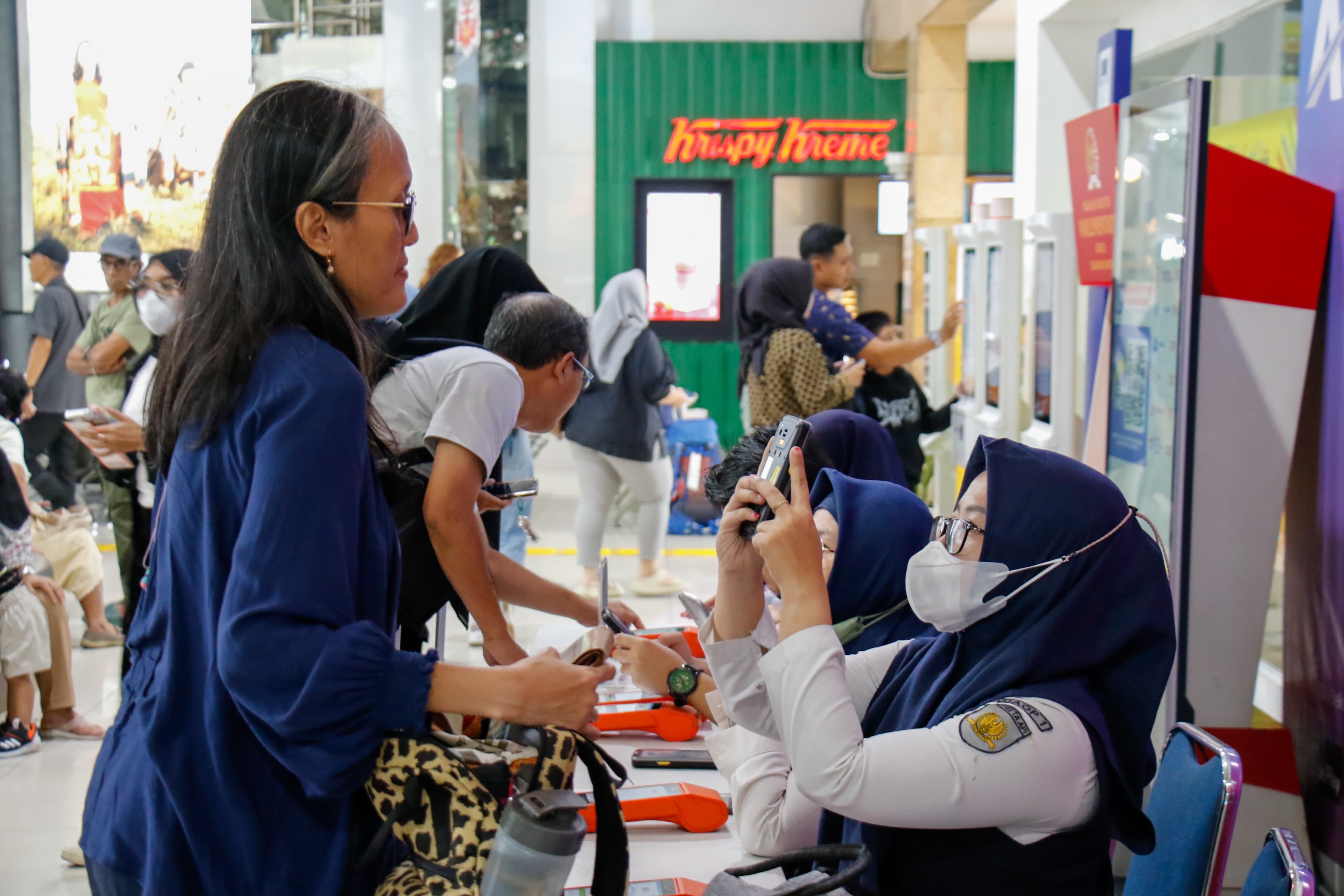 KAI telah menyiapkan kereta api tambahan lebaran yang uda bisa di pesan mulai Rabu (6/3) kemarin (Ashar/SinPo.id)