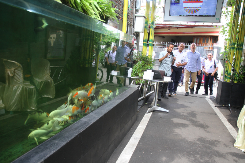 KAI Daop 8 kunjungi kampung media percontohan pencegahan krisis planet Malaka jaya (Ashar/SinPo.id)