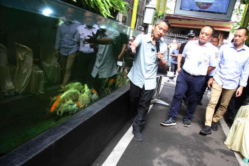 KAI Daop 8 kunjungi kampung media percontohan pencegahan krisis planet Malaka jaya (Ashar/SinPo.id)