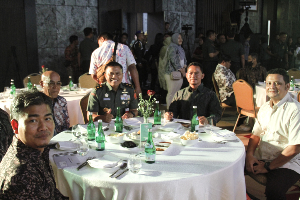 KASAD Dudung Abdurrahman menggelar malam puncak KASAD Award 2023 untuk apresiasi insan Media yang telah ikut berperan merawat kebangsaan (Ashar/SinPo.id)