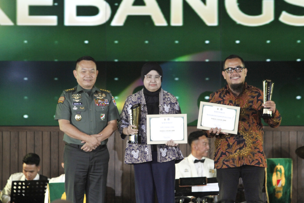 KASAD Dudung Abdurrahman menggelar malam puncak KASAD Award 2023 untuk apresiasi insan Media yang telah ikut berperan merawat kebangsaan (Ashar/SinPo.id)