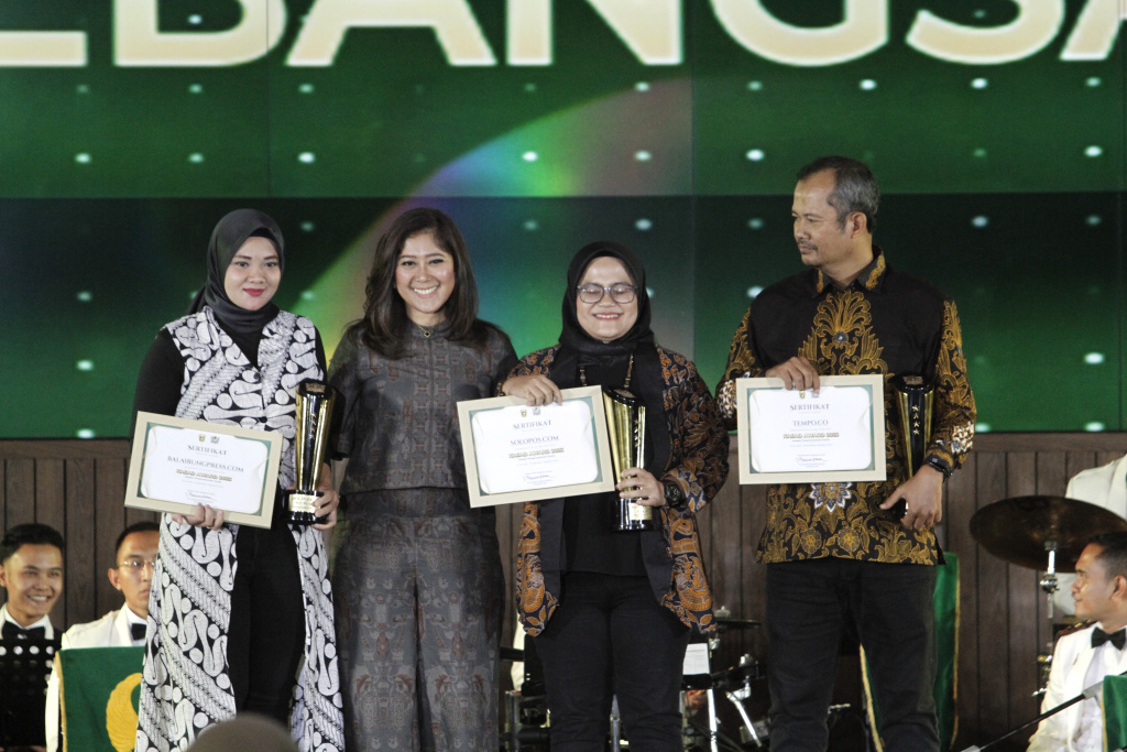 KASAD Dudung Abdurrahman menggelar malam puncak KASAD Award 2023 untuk apresiasi insan Media yang telah ikut berperan merawat kebangsaan (Ashar/SinPo.id)